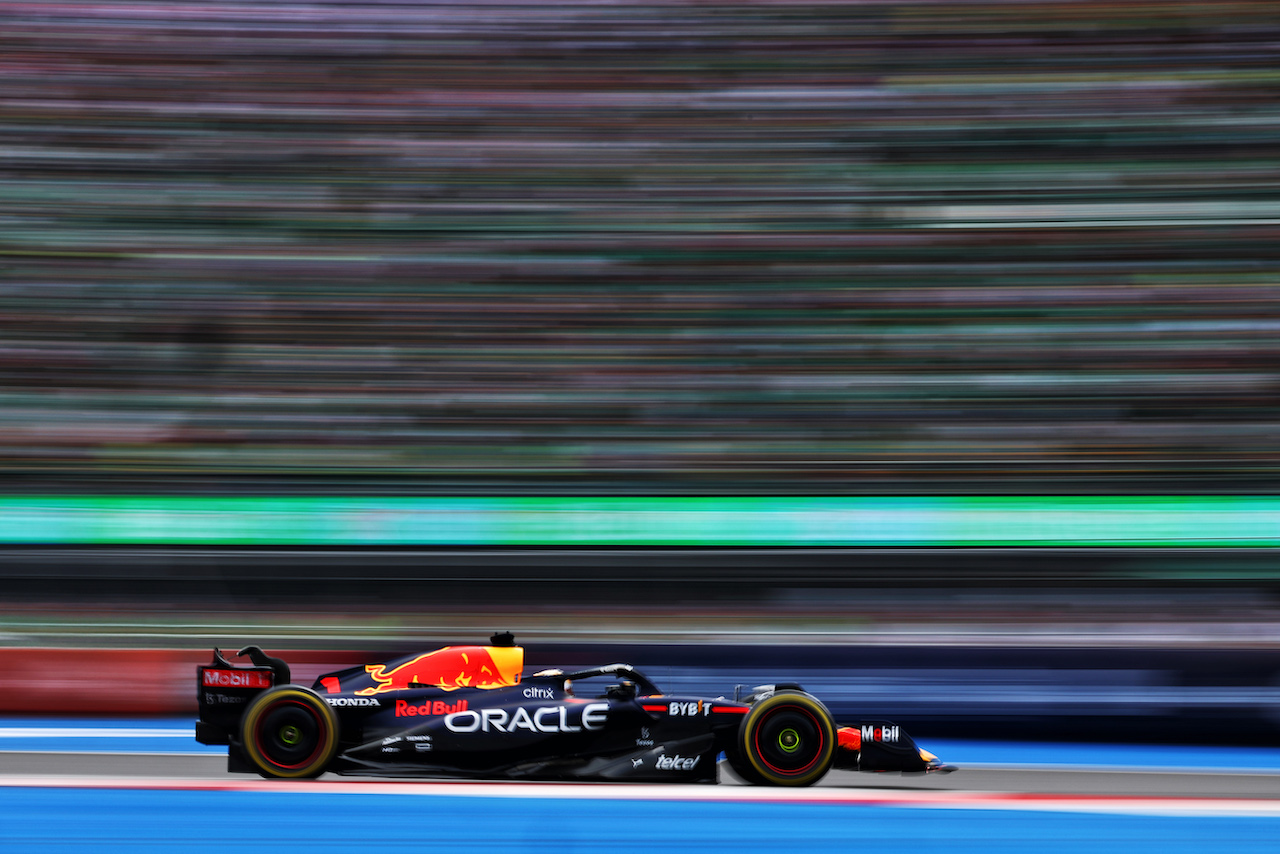 GP CITTA DEL MESSICO, Max Verstappen (NLD) Red Bull Racing RB18.
30.10.2022. Formula 1 World Championship, Rd 20, Mexican Grand Prix, Mexico City, Mexico, Gara Day.
- www.xpbimages.com, EMail: requests@xpbimages.com © Copyright: Charniaux / XPB Images