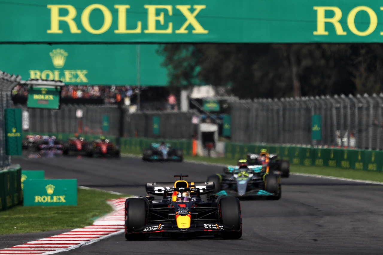 GP CITTA DEL MESSICO, Max Verstappen (NLD) Red Bull Racing RB18.
30.10.2022. Formula 1 World Championship, Rd 20, Mexican Grand Prix, Mexico City, Mexico, Gara Day.
- www.xpbimages.com, EMail: requests@xpbimages.com © Copyright: Moy / XPB Images