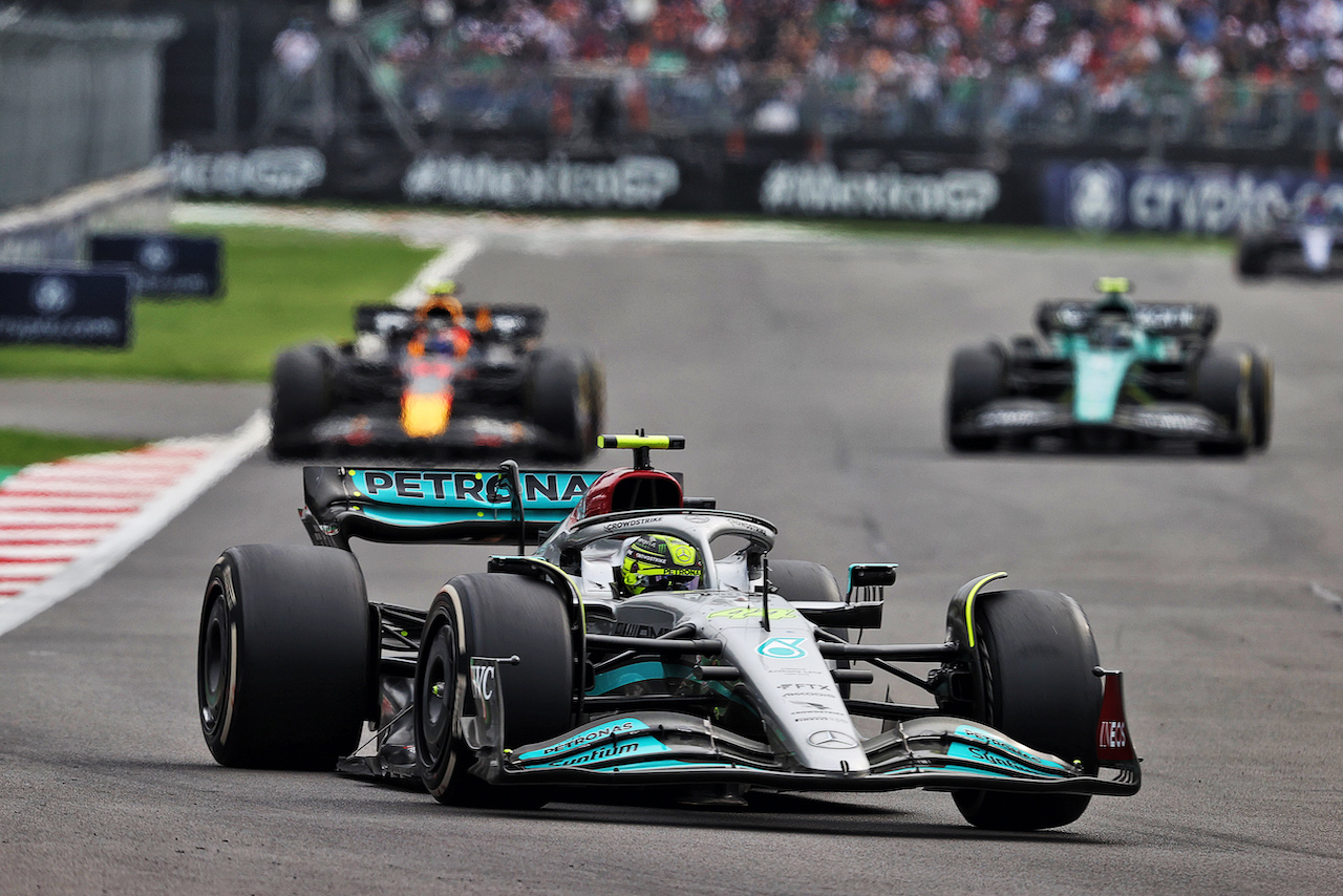 GP CITTA DEL MESSICO, Lewis Hamilton (GBR) Mercedes AMG F1 W13.
30.10.2022. Formula 1 World Championship, Rd 20, Mexican Grand Prix, Mexico City, Mexico, Gara Day.
- www.xpbimages.com, EMail: requests@xpbimages.com © Copyright: Moy / XPB Images