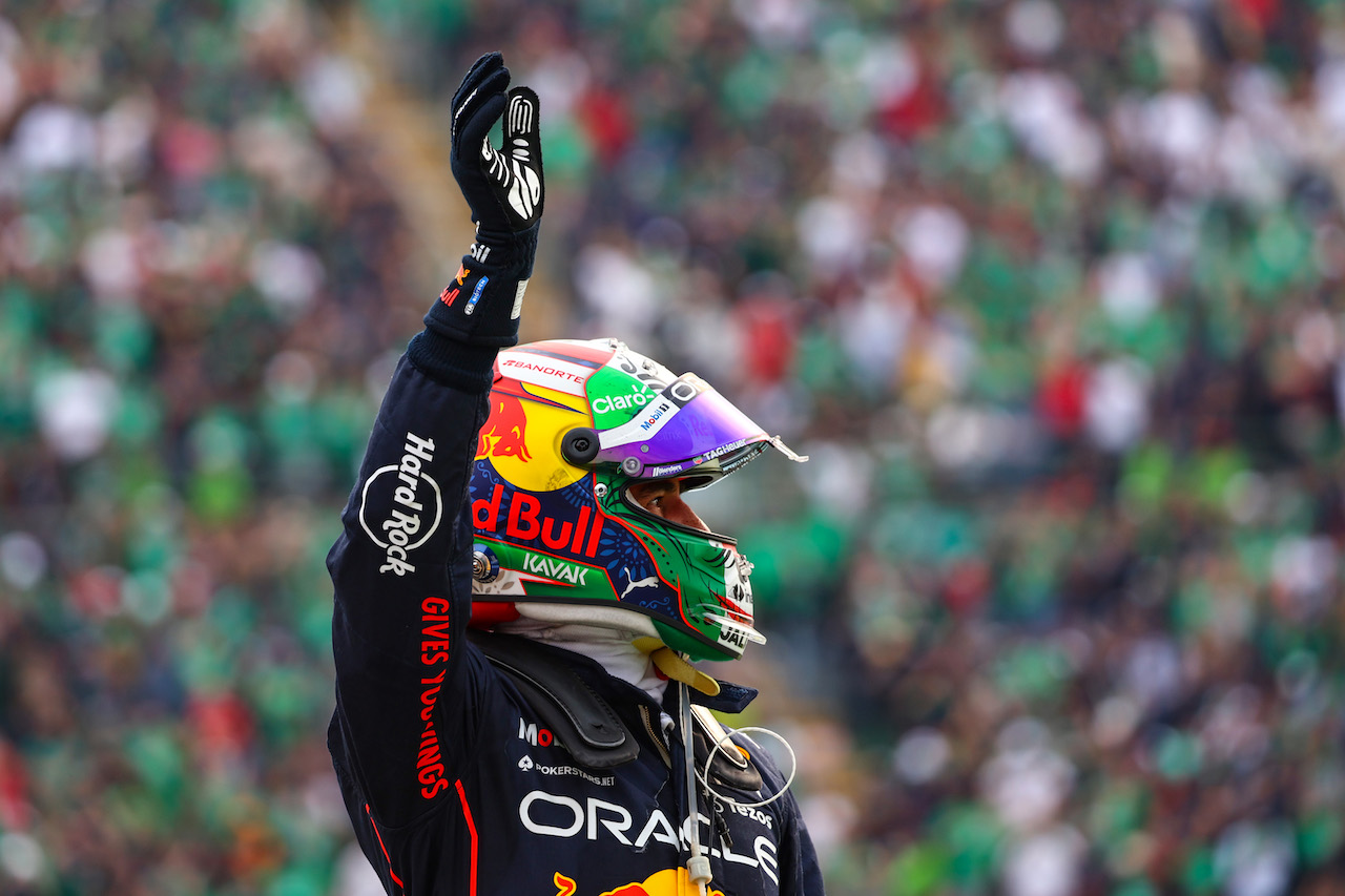 GP CITTA DEL MESSICO, Sergio Perez (MEX), Red Bull Racing 
30.10.2022. Formula 1 World Championship, Rd 20, Mexican Grand Prix, Mexico City, Mexico, Gara Day.
- www.xpbimages.com, EMail: requests@xpbimages.com © Copyright: Charniaux / XPB Images