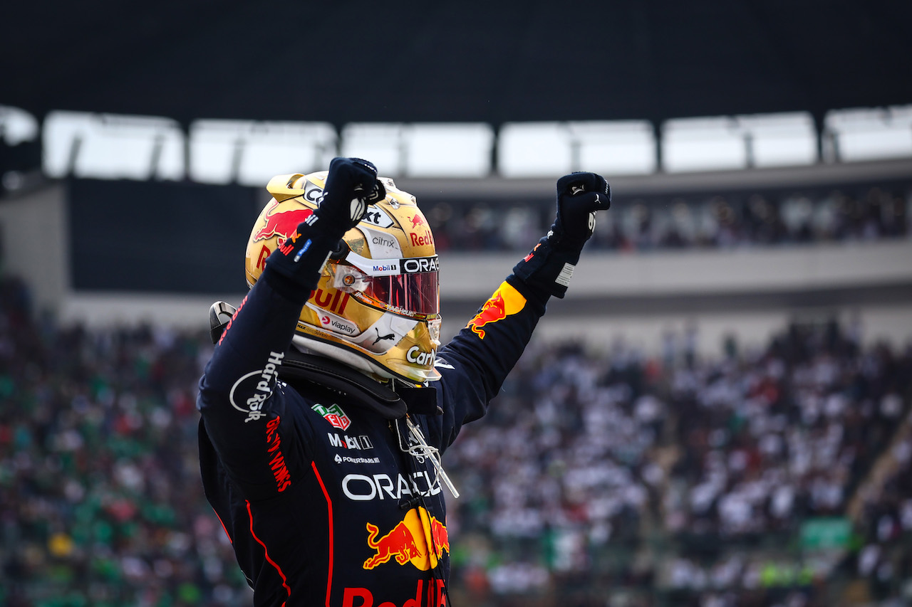 GP CITTA DEL MESSICO, Max Verstappen (NLD), Red Bull Racing 
30.10.2022. Formula 1 World Championship, Rd 20, Mexican Grand Prix, Mexico City, Mexico, Gara Day.
- www.xpbimages.com, EMail: requests@xpbimages.com ¬© Copyright: Charniaux / XPB Images