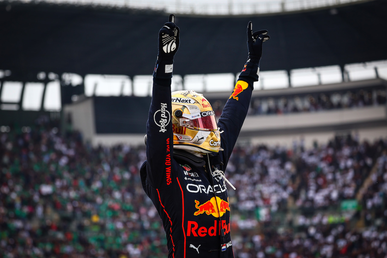 GP CITTA DEL MESSICO, Max Verstappen (NLD), Red Bull Racing 
30.10.2022. Formula 1 World Championship, Rd 20, Mexican Grand Prix, Mexico City, Mexico, Gara Day.
- www.xpbimages.com, EMail: requests@xpbimages.com ¬© Copyright: Charniaux / XPB Images