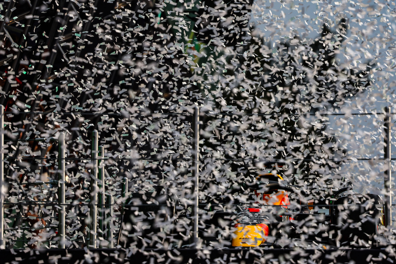 GP CITTA DEL MESSICO, Max Verstappen (NLD), Red Bull Racing 
30.10.2022. Formula 1 World Championship, Rd 20, Mexican Grand Prix, Mexico City, Mexico, Gara Day.
- www.xpbimages.com, EMail: requests@xpbimages.com ¬© Copyright: Charniaux / XPB Images