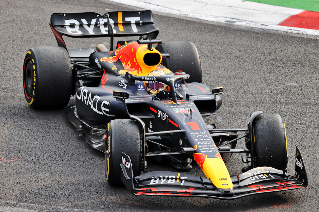 GP CITTA DEL MESSICO, Gara winner Max Verstappen (NLD) Red Bull Racing RB18 in parc ferme.
30.10.2022. Formula 1 World Championship, Rd 20, Mexican Grand Prix, Mexico City, Mexico, Gara Day.
- www.xpbimages.com, EMail: requests@xpbimages.com © Copyright: Moy / XPB Images