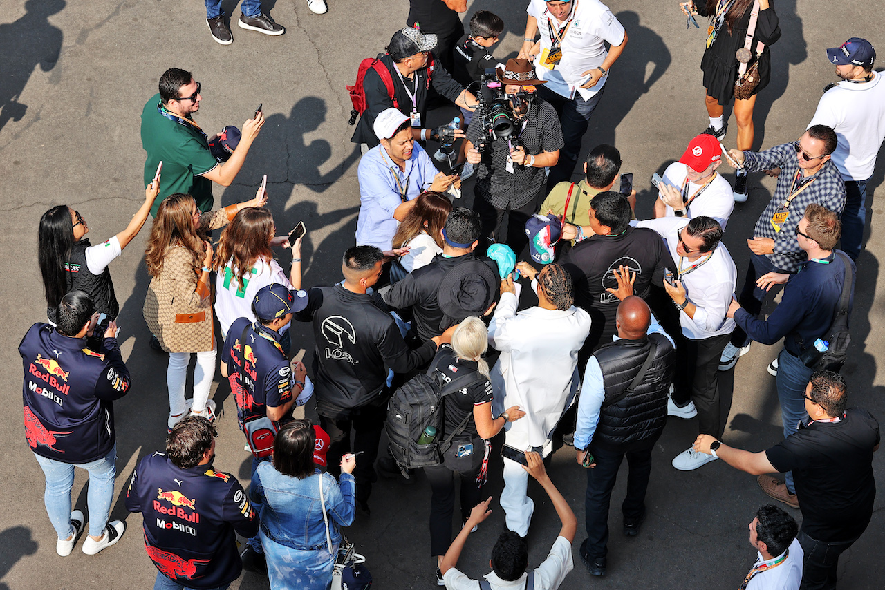 GP CITTA DEL MESSICO, Lewis Hamilton (GBR) Mercedes AMG F1.
30.10.2022. Formula 1 World Championship, Rd 20, Mexican Grand Prix, Mexico City, Mexico, Gara Day.
- www.xpbimages.com, EMail: requests@xpbimages.com © Copyright: Moy / XPB Images
