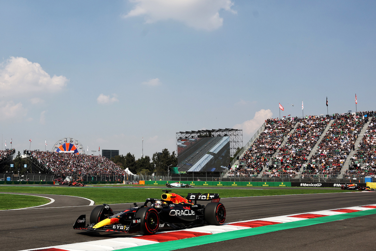 GP CITTA DEL MESSICO, Max Verstappen (NLD) Red Bull Racing RB18.
30.10.2022. Formula 1 World Championship, Rd 20, Mexican Grand Prix, Mexico City, Mexico, Gara Day.
- www.xpbimages.com, EMail: requests@xpbimages.com © Copyright: Bearne / XPB Images