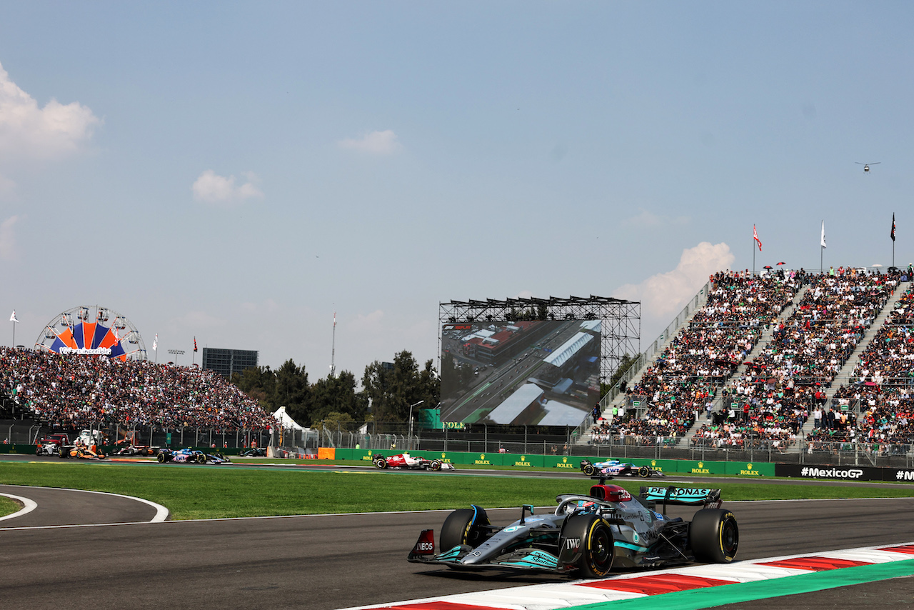 GP CITTA DEL MESSICO, George Russell (GBR) Mercedes AMG F1 W13.
30.10.2022. Formula 1 World Championship, Rd 20, Mexican Grand Prix, Mexico City, Mexico, Gara Day.
- www.xpbimages.com, EMail: requests@xpbimages.com © Copyright: Bearne / XPB Images
