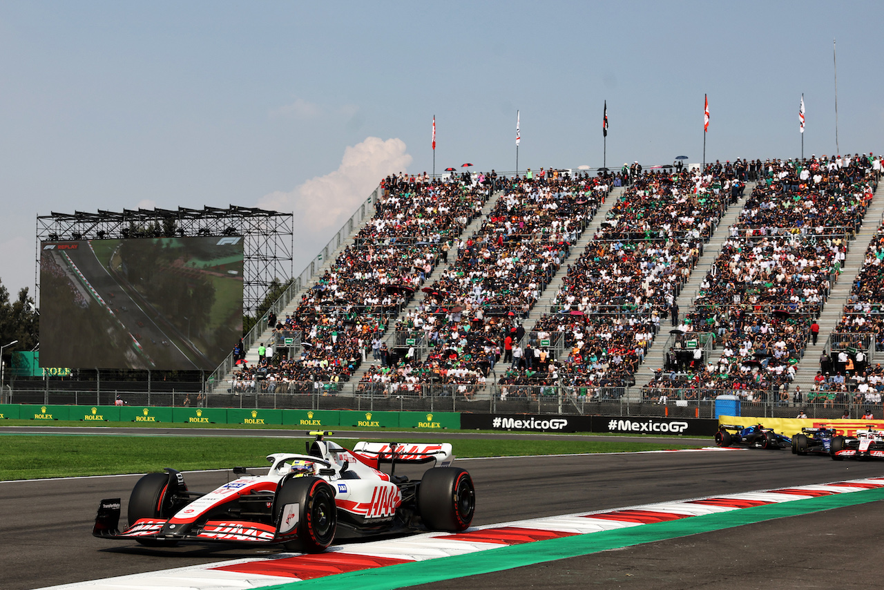 GP CITTA DEL MESSICO, Mick Schumacher (GER) Haas VF-22.
30.10.2022. Formula 1 World Championship, Rd 20, Mexican Grand Prix, Mexico City, Mexico, Gara Day.
- www.xpbimages.com, EMail: requests@xpbimages.com © Copyright: Bearne / XPB Images