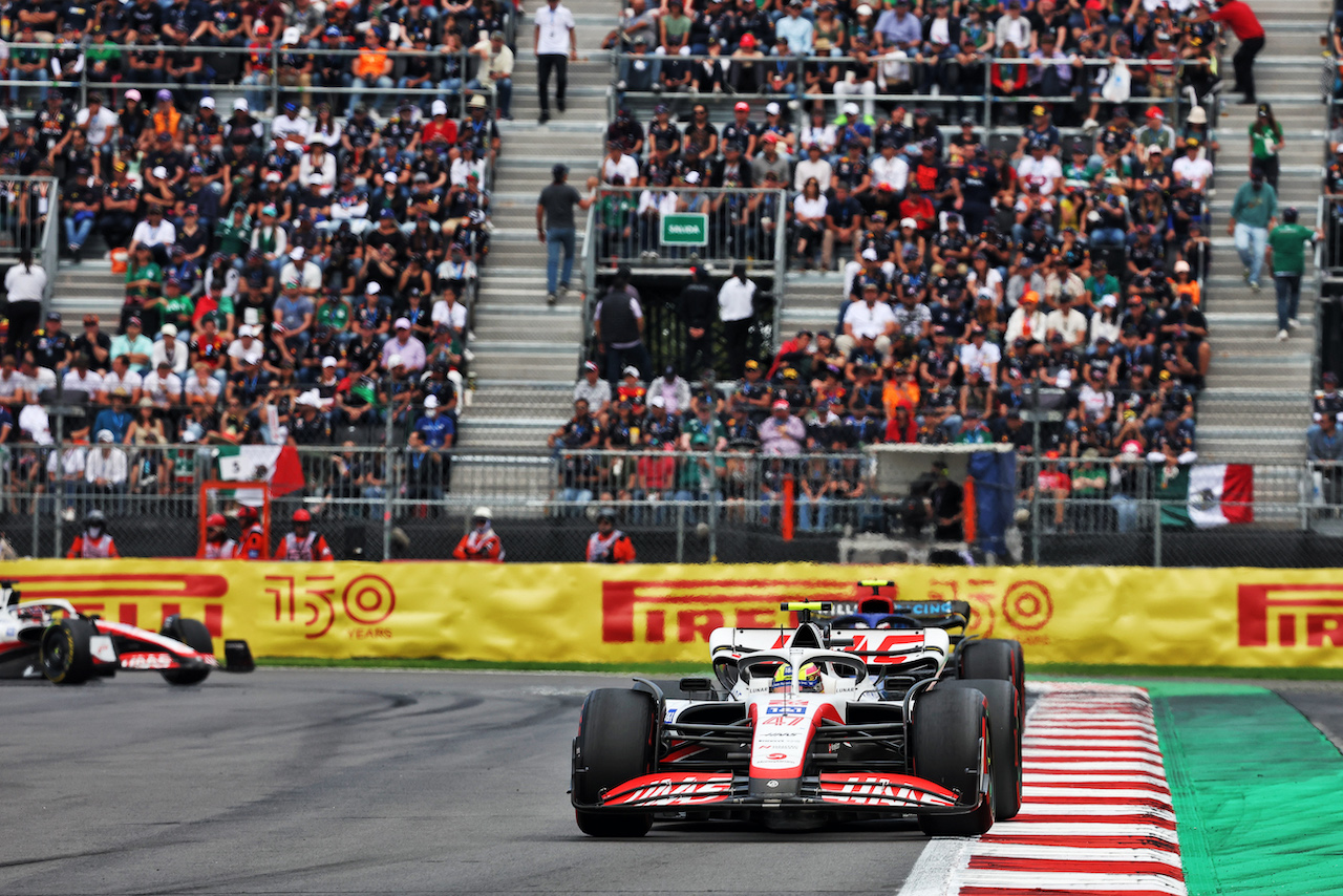 GP CITTA DEL MESSICO, Mick Schumacher (GER) Haas VF-22.
30.10.2022. Formula 1 World Championship, Rd 20, Mexican Grand Prix, Mexico City, Mexico, Gara Day.
- www.xpbimages.com, EMail: requests@xpbimages.com © Copyright: Bearne / XPB Images