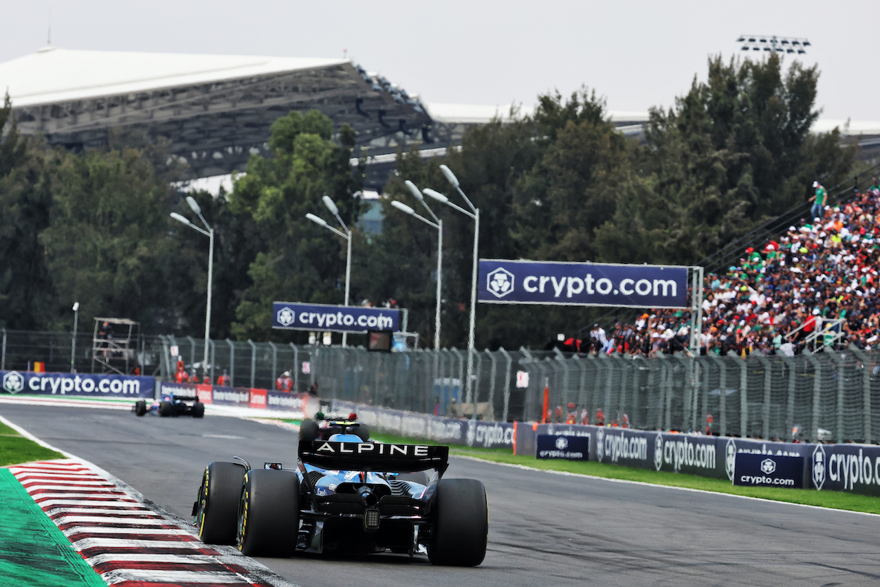 GP CITTA DEL MESSICO, Esteban Ocon (FRA) Alpine F1 Team A522.
30.10.2022. Formula 1 World Championship, Rd 20, Mexican Grand Prix, Mexico City, Mexico, Gara Day.
- www.xpbimages.com, EMail: requests@xpbimages.com © Copyright: Bearne / XPB Images