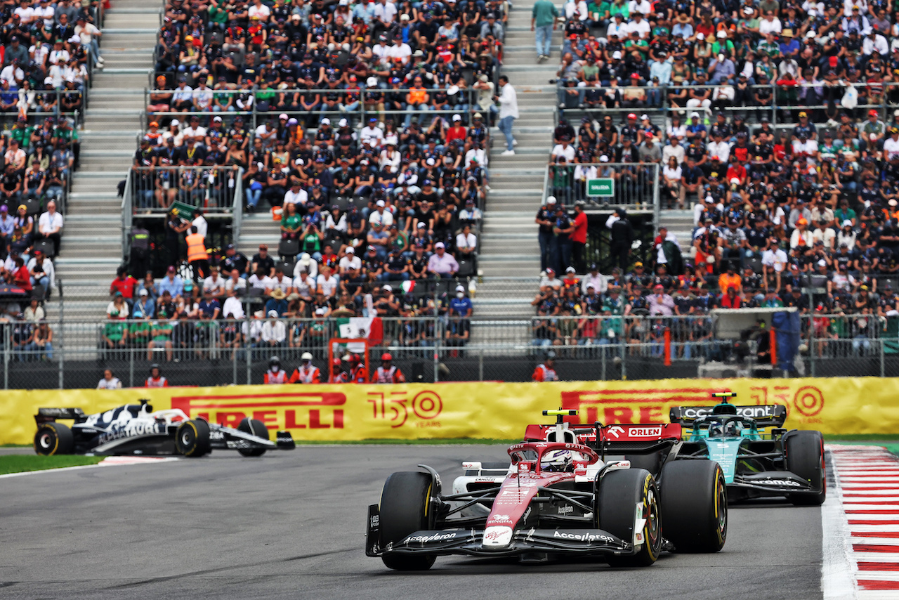 GP CITTA DEL MESSICO, Guanyu Zhou (CHN) Alfa Romeo F1 Team C42.
30.10.2022. Formula 1 World Championship, Rd 20, Mexican Grand Prix, Mexico City, Mexico, Gara Day.
- www.xpbimages.com, EMail: requests@xpbimages.com © Copyright: Bearne / XPB Images