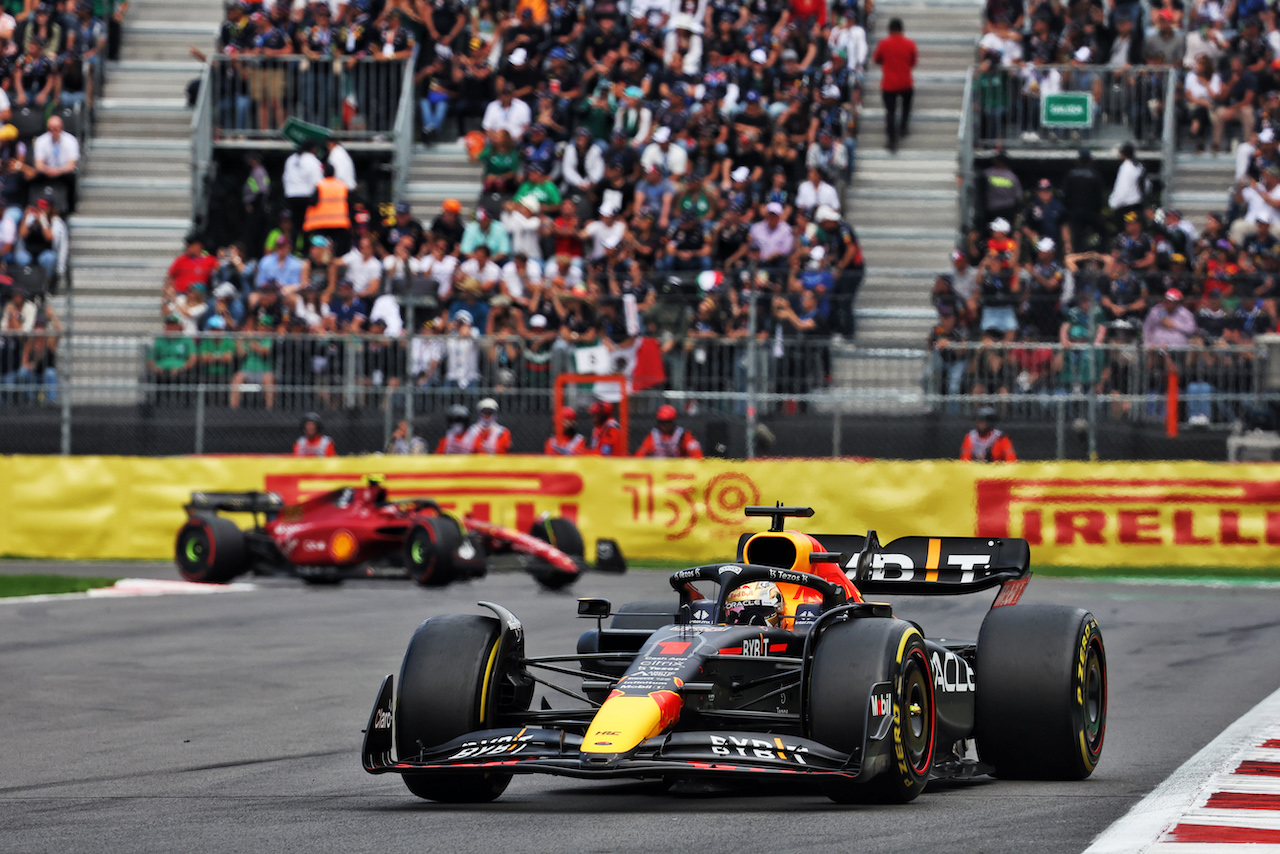 GP CITTA DEL MESSICO, Max Verstappen (NLD) Red Bull Racing RB18.
30.10.2022. Formula 1 World Championship, Rd 20, Mexican Grand Prix, Mexico City, Mexico, Gara Day.
- www.xpbimages.com, EMail: requests@xpbimages.com © Copyright: Bearne / XPB Images