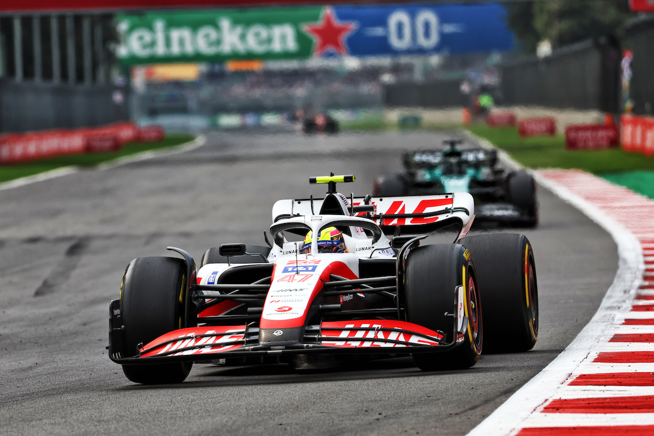 GP CITTA DEL MESSICO, Mick Schumacher (GER) Haas VF-22.
30.10.2022. Formula 1 World Championship, Rd 20, Mexican Grand Prix, Mexico City, Mexico, Gara Day.
 - www.xpbimages.com, EMail: requests@xpbimages.com © Copyright: Coates / XPB Images