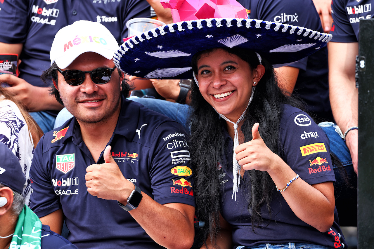 GP CITTA DEL MESSICO, Circuit Atmosfera - Red Bull Racing fans.
30.10.2022. Formula 1 World Championship, Rd 20, Mexican Grand Prix, Mexico City, Mexico, Gara Day.
 - www.xpbimages.com, EMail: requests@xpbimages.com © Copyright: Coates / XPB Images