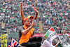 GP CITTA DEL MESSICO, Lando Norris (GBR) McLaren e Daniel Ricciardo (AUS) McLaren on the drivers parade.
30.10.2022. Formula 1 World Championship, Rd 20, Mexican Grand Prix, Mexico City, Mexico, Gara Day.
- www.xpbimages.com, EMail: requests@xpbimages.com © Copyright: Batchelor / XPB Images