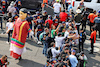GP CITTA DEL MESSICO, Esteban Ocon (FRA) Alpine F1 Team with fans.
30.10.2022. Formula 1 World Championship, Rd 20, Mexican Grand Prix, Mexico City, Mexico, Gara Day.
- www.xpbimages.com, EMail: requests@xpbimages.com © Copyright: Moy / XPB Images