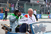 GP CITTA DEL MESSICO, (L to R): will.i.am (USA) Black Eyed Peas with Stefano Domenicali (ITA) Formula One President e CEO on the drivers parade.
30.10.2022. Formula 1 World Championship, Rd 20, Mexican Grand Prix, Mexico City, Mexico, Gara Day.
 - www.xpbimages.com, EMail: requests@xpbimages.com © Copyright: Coates / XPB Images