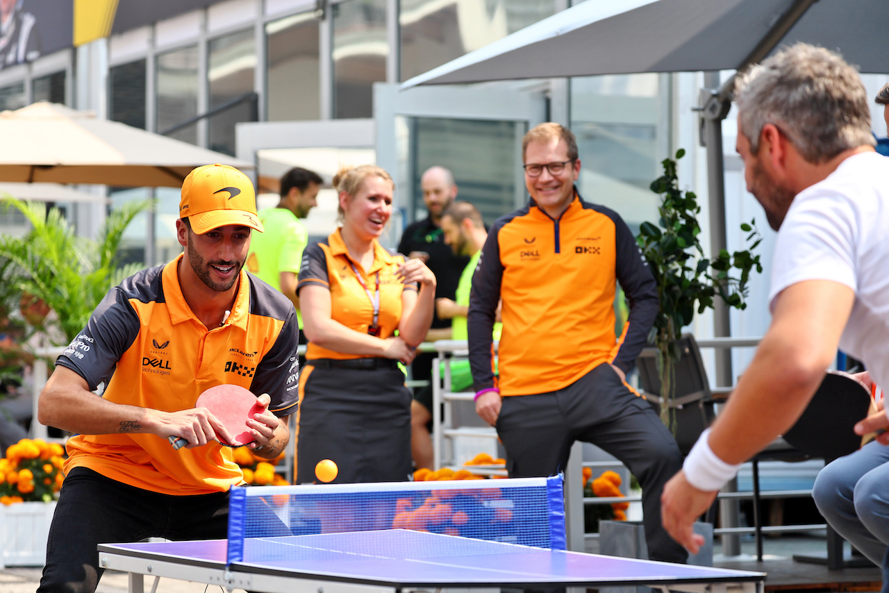 GP CITTA DEL MESSICO, Daniel Ricciardo (AUS) McLaren plays table tennis in the paddock with Timo Glock (GER).
27.10.2022. Formula 1 World Championship, Rd 20, Mexican Grand Prix, Mexico City, Mexico, Preparation Day.
- www.xpbimages.com, EMail: requests@xpbimages.com © Copyright: Batchelor / XPB Images