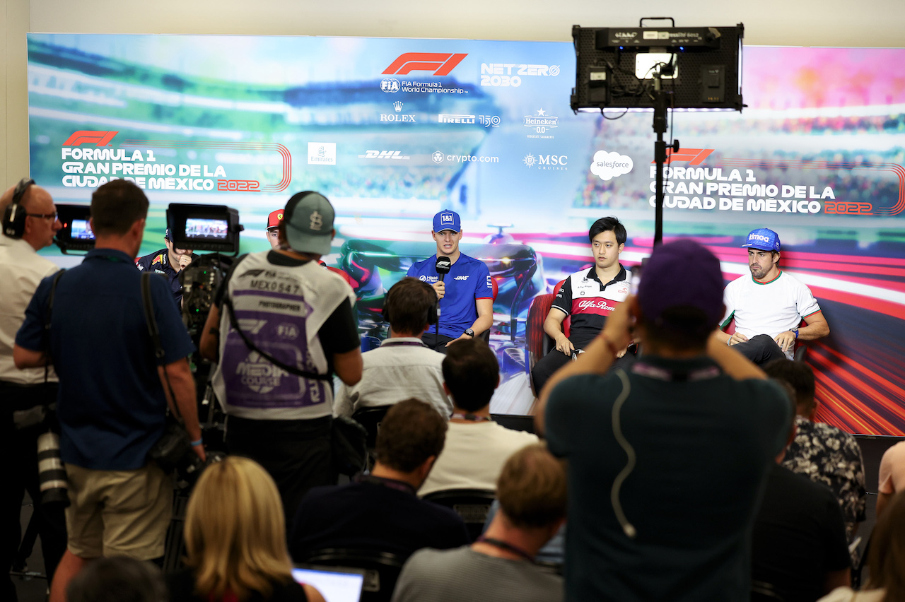 GP CITTA DEL MESSICO, (L to R): Mick Schumacher (GER) Haas F1 Team; Guanyu Zhou (CHN) Alfa Romeo F1 Team e Fernando Alonso (ESP) Alpine F1 Team F1 in the FIA Press Conference.
27.10.2022. Formula 1 World Championship, Rd 20, Mexican Grand Prix, Mexico City, Mexico, Preparation Day.
- www.xpbimages.com, EMail: requests@xpbimages.com © Copyright: XPB Images