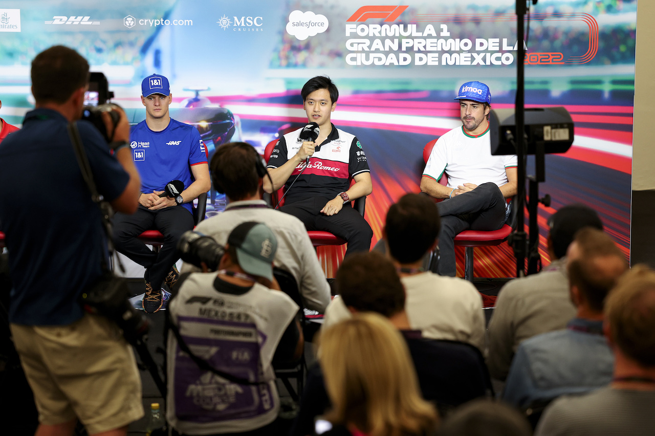 GP CITTA DEL MESSICO, (L to R): Mick Schumacher (GER) Haas F1 Team; Guanyu Zhou (CHN) Alfa Romeo F1 Team e Fernando Alonso (ESP) Alpine F1 Team F1 in the FIA Press Conference.
27.10.2022. Formula 1 World Championship, Rd 20, Mexican Grand Prix, Mexico City, Mexico, Preparation Day.
- www.xpbimages.com, EMail: requests@xpbimages.com © Copyright: XPB Images