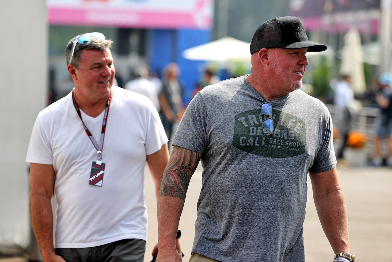 GP CITTA DEL MESSICO, Paul Tracy (CDN) e Mark Blundell (GBR).
27.10.2022. Formula 1 World Championship, Rd 20, Mexican Grand Prix, Mexico City, Mexico, Preparation Day.
- www.xpbimages.com, EMail: requests@xpbimages.com © Copyright: Moy / XPB Images