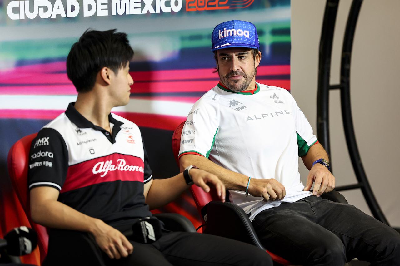 GP CITTA DEL MESSICO, (L to R): Guanyu Zhou (CHN) Alfa Romeo F1 Team e Fernando Alonso (ESP) Alpine F1 Team in the FIA Press Conference.
27.10.2022. Formula 1 World Championship, Rd 20, Mexican Grand Prix, Mexico City, Mexico, Preparation Day.
- www.xpbimages.com, EMail: requests@xpbimages.com © Copyright: XPB Images