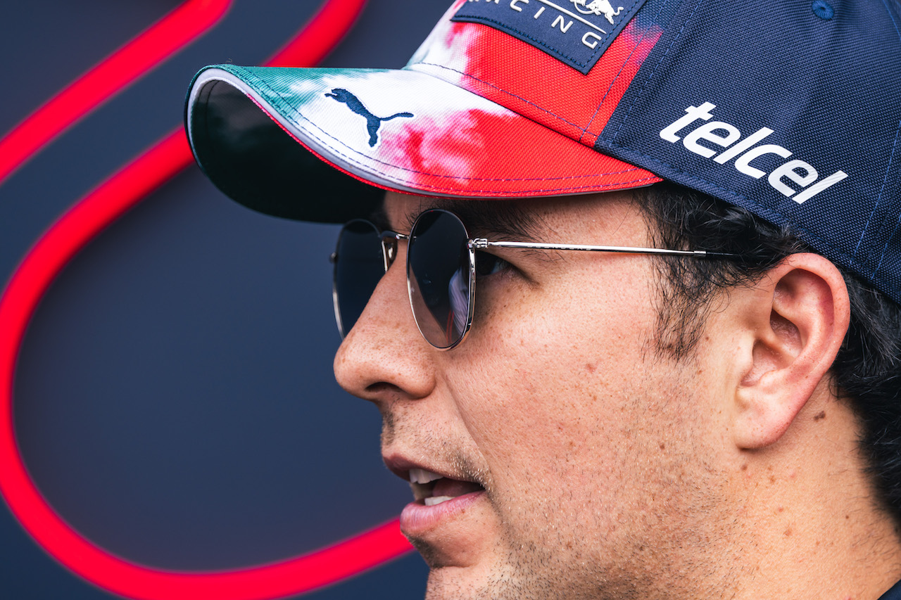 GP CITTA DEL MESSICO, Sergio Perez (MEX) Red Bull Racing.
27.10.2022. Formula 1 World Championship, Rd 20, Mexican Grand Prix, Mexico City, Mexico, Preparation Day.
- www.xpbimages.com, EMail: requests@xpbimages.com © Copyright: Bearne / XPB Images