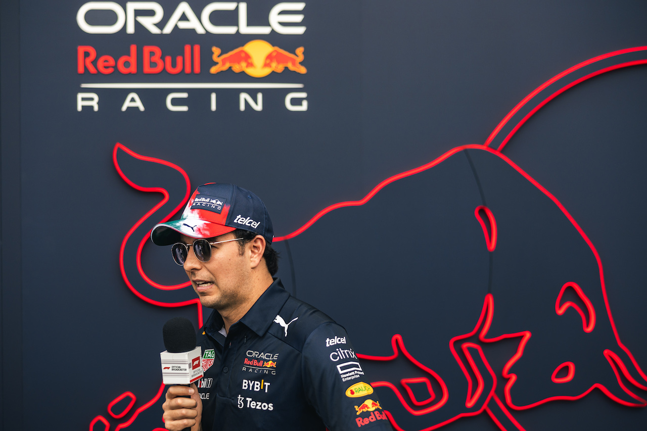 GP CITTA DEL MESSICO, Sergio Perez (MEX) Red Bull Racing.
27.10.2022. Formula 1 World Championship, Rd 20, Mexican Grand Prix, Mexico City, Mexico, Preparation Day.
- www.xpbimages.com, EMail: requests@xpbimages.com © Copyright: Bearne / XPB Images