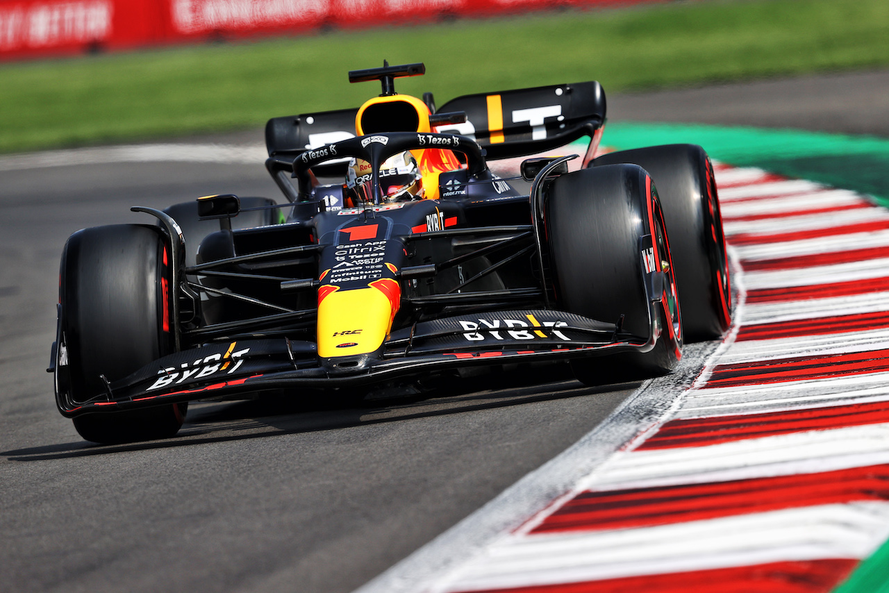 GP CITTA DEL MESSICO, Max Verstappen (NLD) Red Bull Racing RB18.
29.10.2022. Formula 1 World Championship, Rd 20, Mexican Grand Prix, Mexico City, Mexico, Qualifiche Day.
- www.xpbimages.com, EMail: requests@xpbimages.com © Copyright: Moy / XPB Images