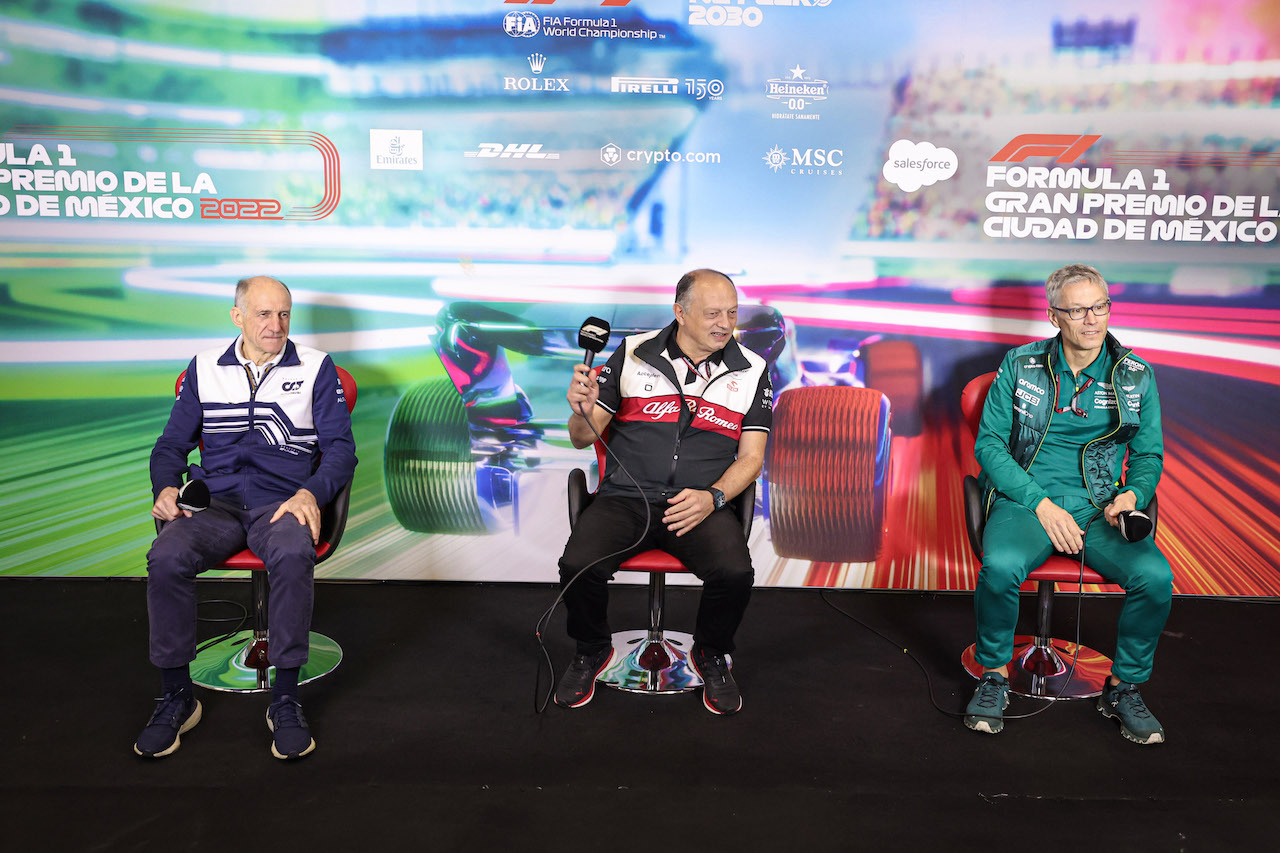 GP CITTA DEL MESSICO, (L to R): Franz Tost (AUT) AlphaTauri Team Principal; Frederic Vasseur (FRA) Alfa Romeo F1 Team Team Principal; e Mike Krack (LUX) Aston Martin F1 Team, Team Principal, in the FIA Press Conference.
29.10.2022. Formula 1 World Championship, Rd 20, Mexican Grand Prix, Mexico City, Mexico, Qualifiche Day.
- www.xpbimages.com, EMail: requests@xpbimages.com © Copyright: XPB Images