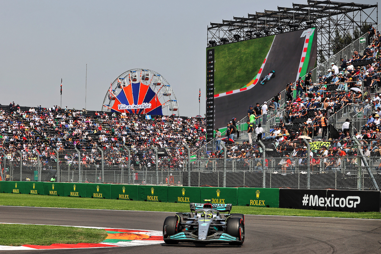 GP CITTA DEL MESSICO, Lewis Hamilton (GBR) Mercedes AMG F1 W13.
29.10.2022. Formula 1 World Championship, Rd 20, Mexican Grand Prix, Mexico City, Mexico, Qualifiche Day.
- www.xpbimages.com, EMail: requests@xpbimages.com © Copyright: Moy / XPB Images