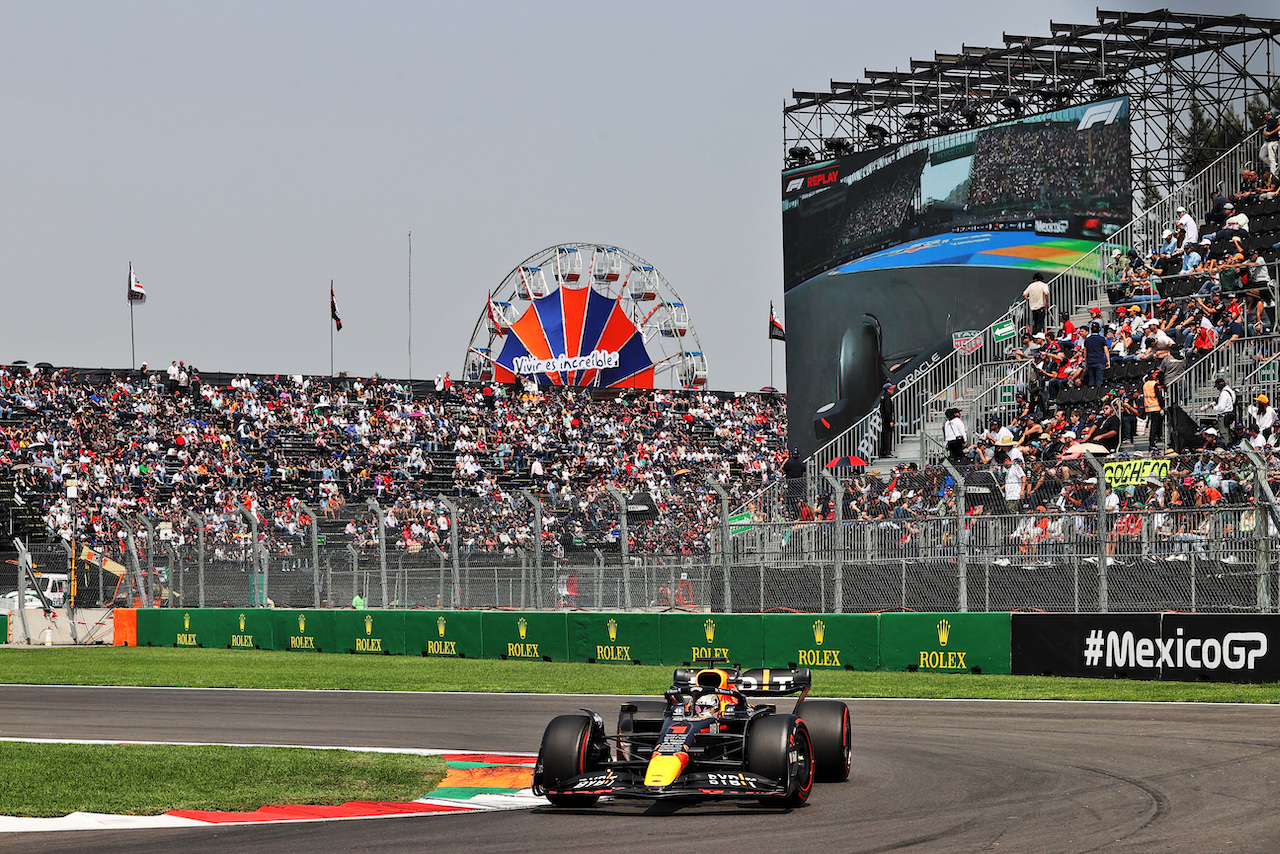 GP CITTA DEL MESSICO, Max Verstappen (NLD) Red Bull Racing RB18.
29.10.2022. Formula 1 World Championship, Rd 20, Mexican Grand Prix, Mexico City, Mexico, Qualifiche Day.
- www.xpbimages.com, EMail: requests@xpbimages.com © Copyright: Moy / XPB Images