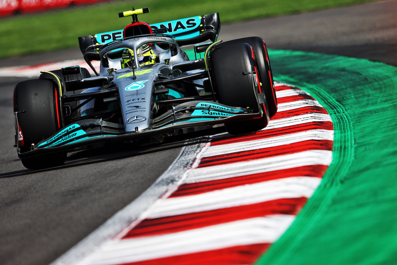 GP CITTA DEL MESSICO, Lewis Hamilton (GBR) Mercedes AMG F1 W13.
29.10.2022. Formula 1 World Championship, Rd 20, Mexican Grand Prix, Mexico City, Mexico, Qualifiche Day.
- www.xpbimages.com, EMail: requests@xpbimages.com © Copyright: Moy / XPB Images