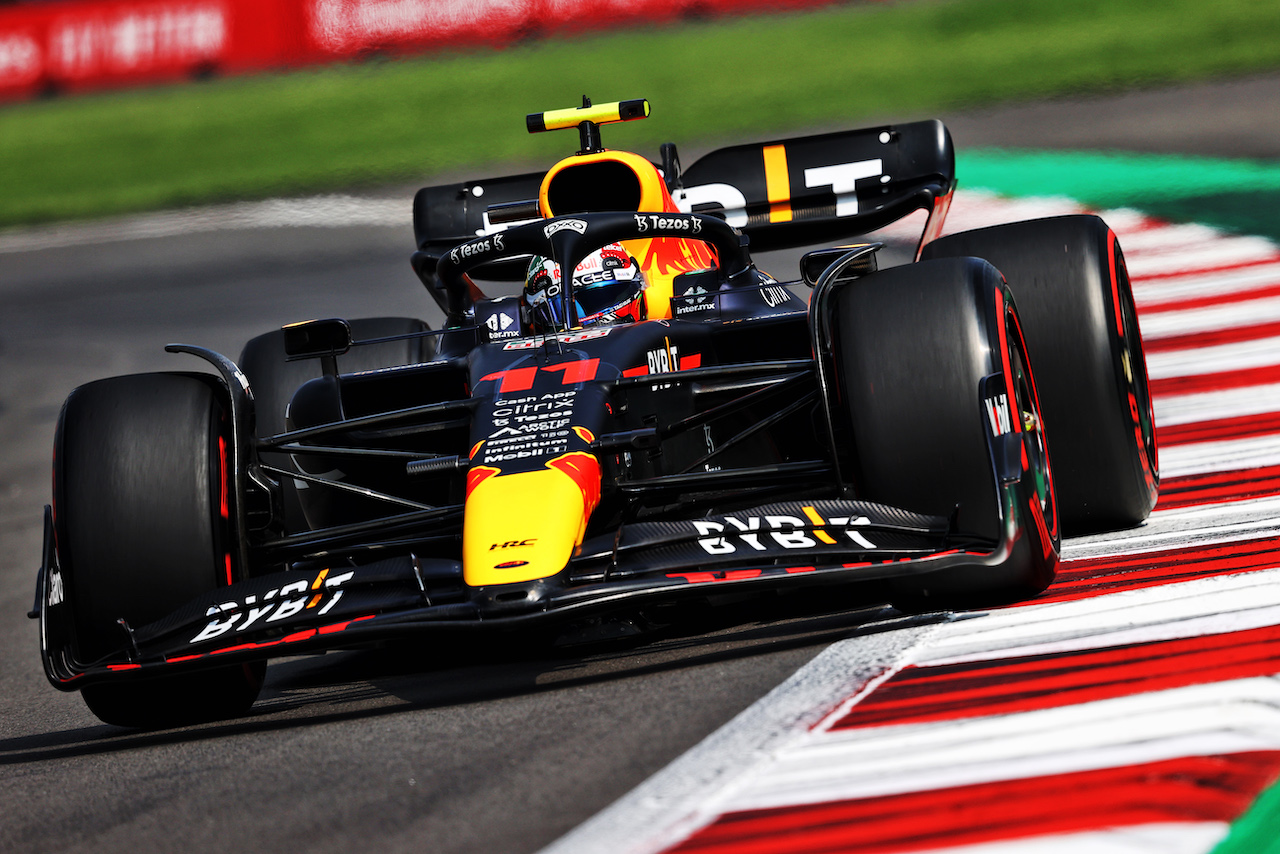 GP CITTA DEL MESSICO, Sergio Perez (MEX) Red Bull Racing RB18.
29.10.2022. Formula 1 World Championship, Rd 20, Mexican Grand Prix, Mexico City, Mexico, Qualifiche Day.
- www.xpbimages.com, EMail: requests@xpbimages.com © Copyright: Moy / XPB Images