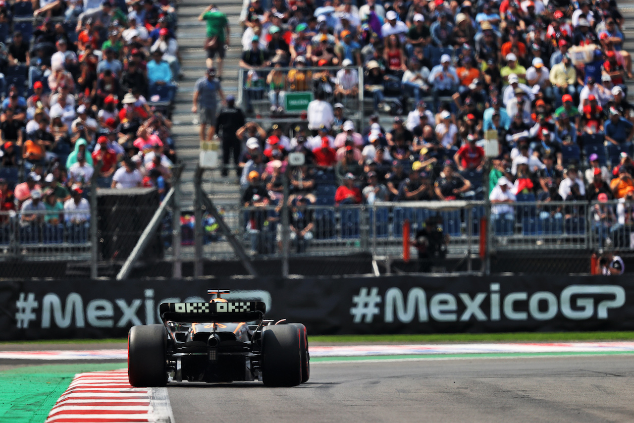 GP CITTA DEL MESSICO, Daniel Ricciardo (AUS) McLaren MCL36.
29.10.2022. Formula 1 World Championship, Rd 20, Mexican Grand Prix, Mexico City, Mexico, Qualifiche Day.
- www.xpbimages.com, EMail: requests@xpbimages.com © Copyright: Moy / XPB Images