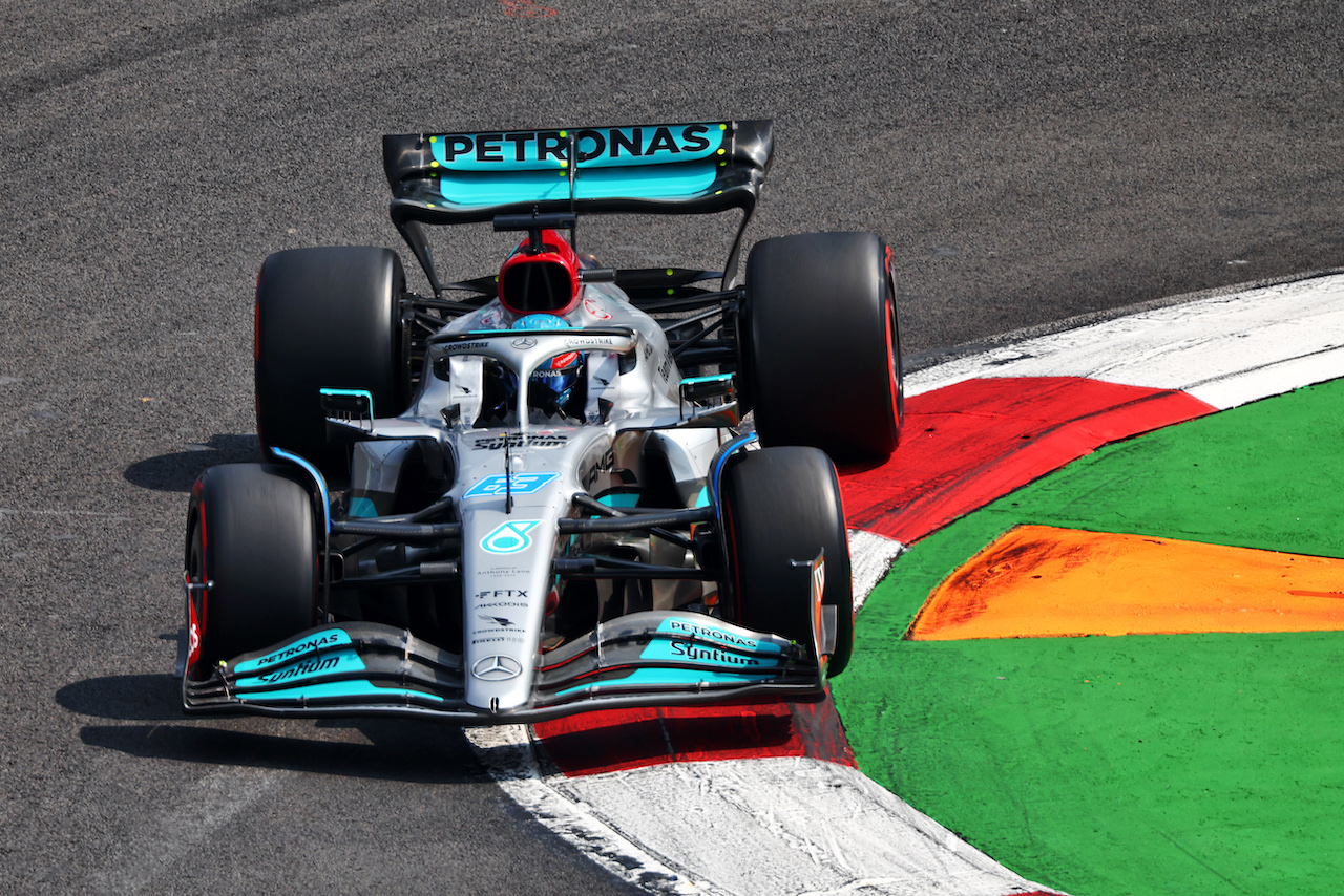 GP CITTA DEL MESSICO, George Russell (GBR) Mercedes AMG F1 W13.
29.10.2022. Formula 1 World Championship, Rd 20, Mexican Grand Prix, Mexico City, Mexico, Qualifiche Day.
 - www.xpbimages.com, EMail: requests@xpbimages.com © Copyright: Coates / XPB Images