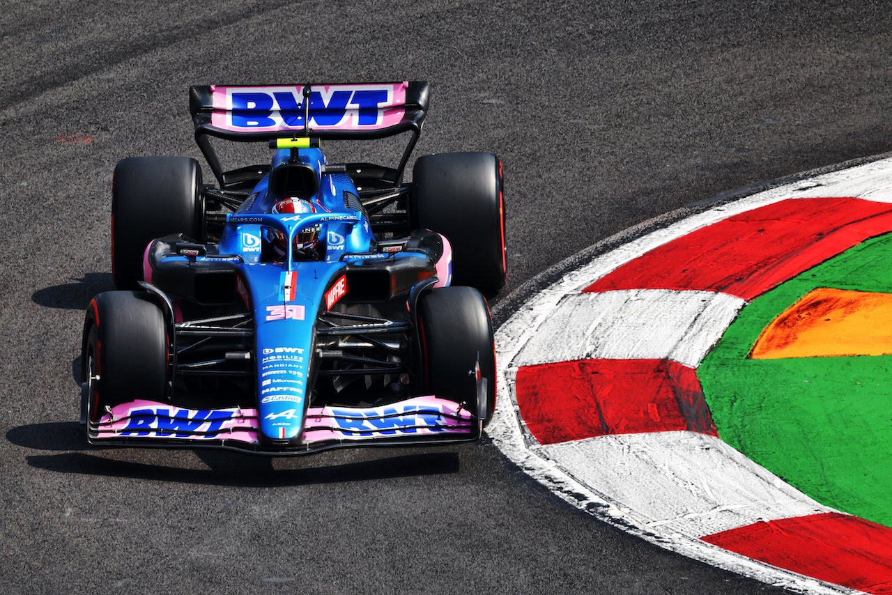 GP CITTA DEL MESSICO, Esteban Ocon (FRA) Alpine F1 Team A522.
29.10.2022. Formula 1 World Championship, Rd 20, Mexican Grand Prix, Mexico City, Mexico, Qualifiche Day.
 - www.xpbimages.com, EMail: requests@xpbimages.com © Copyright: Coates / XPB Images
