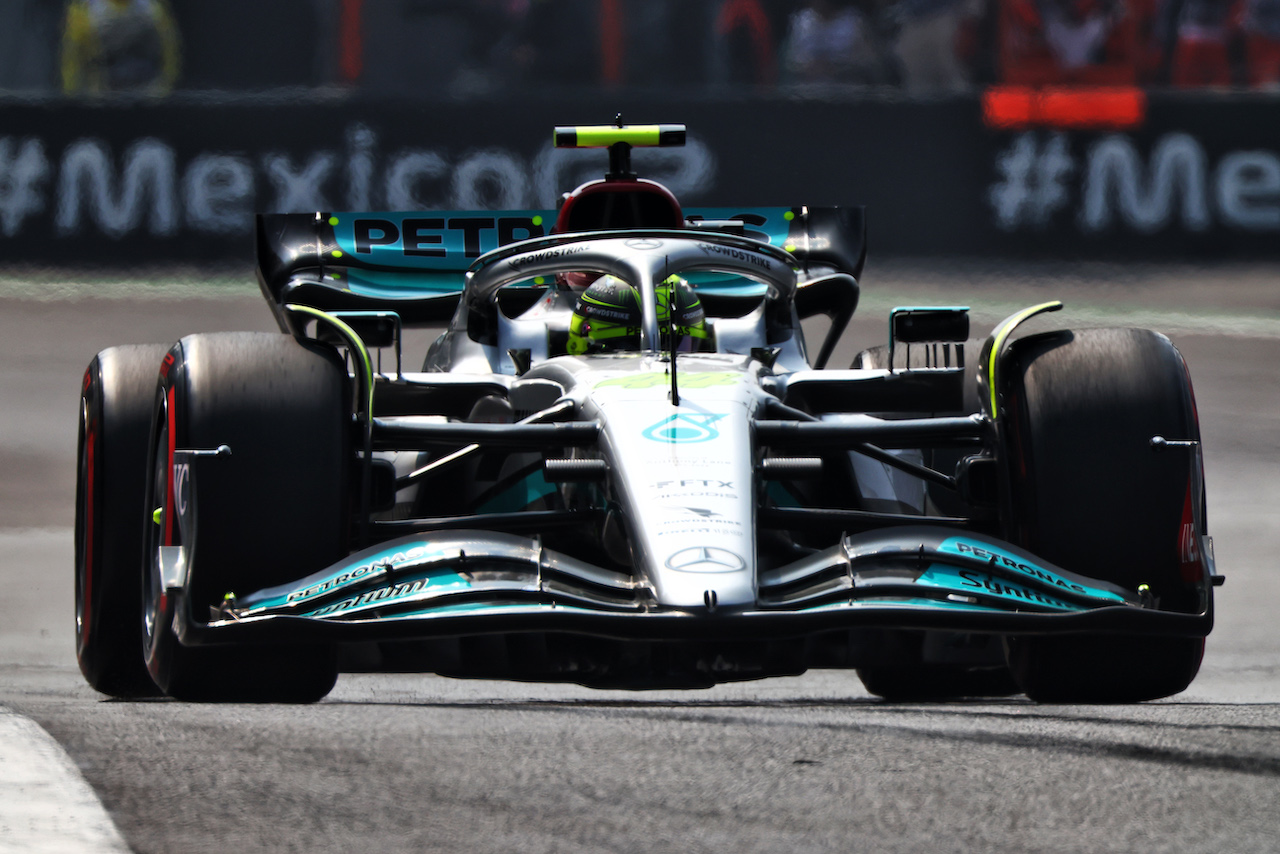 GP CITTA DEL MESSICO, Lewis Hamilton (GBR) Mercedes AMG F1 W13.
29.10.2022. Formula 1 World Championship, Rd 20, Mexican Grand Prix, Mexico City, Mexico, Qualifiche Day.
 - www.xpbimages.com, EMail: requests@xpbimages.com © Copyright: Coates / XPB Images