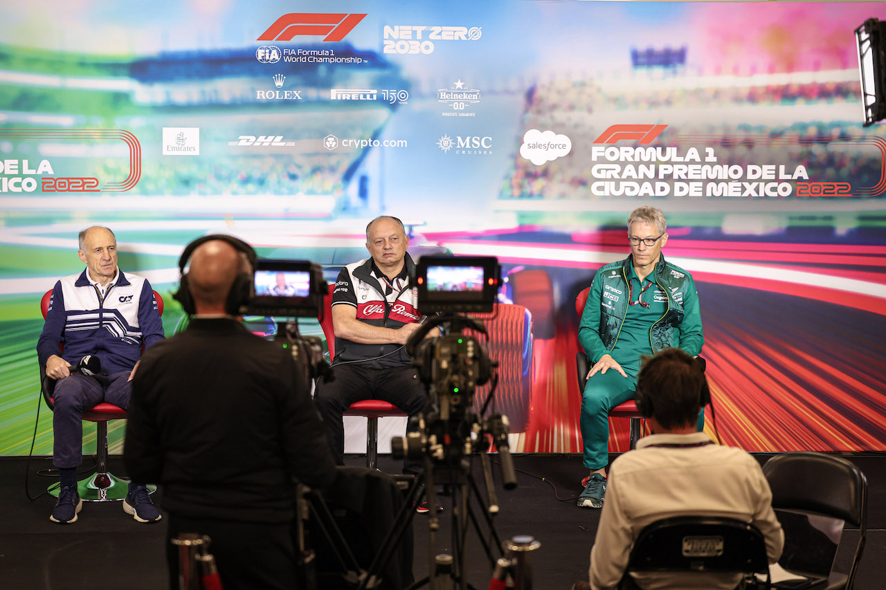 GP CITTA DEL MESSICO, (L to R): Franz Tost (AUT) AlphaTauri Team Principal; Frederic Vasseur (FRA) Alfa Romeo F1 Team Team Principal; e Mike Krack (LUX) Aston Martin F1 Team, Team Principal, in the FIA Press Conference.
29.10.2022. Formula 1 World Championship, Rd 20, Mexican Grand Prix, Mexico City, Mexico, Qualifiche Day.
- www.xpbimages.com, EMail: requests@xpbimages.com © Copyright: XPB Images