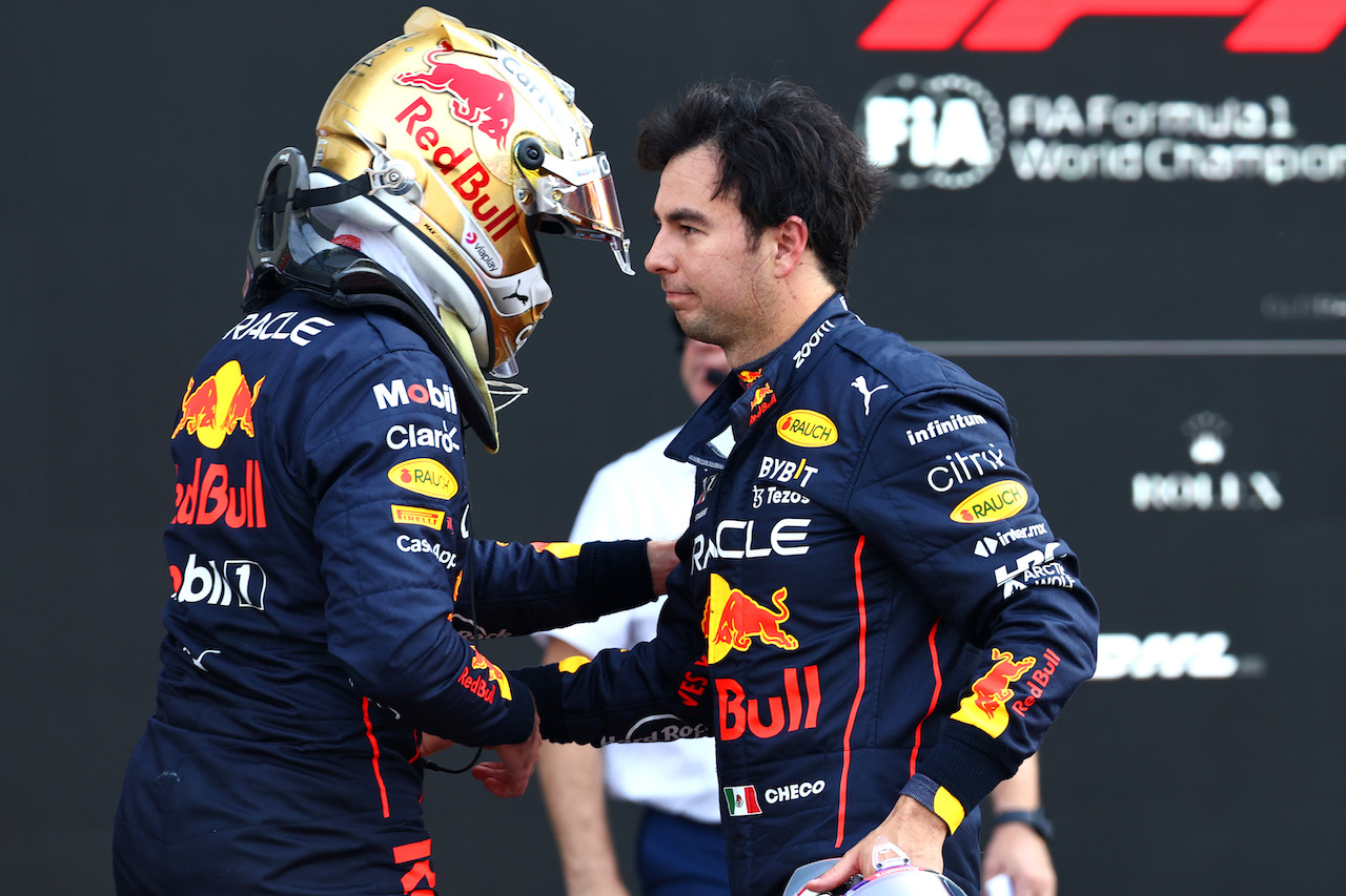 GP CITTA DEL MESSICO, Pole position for Max Verstappen (NLD) Red Bull Racing with Sergio Perez (MEX) Red Bull Racing RB18.
29.10.2022. Formula 1 World Championship, Rd 20, Mexican Grand Prix, Mexico City, Mexico, Qualifiche Day.
- www.xpbimages.com, EMail: requests@xpbimages.com ¬© Copyright: Batchelor / XPB Images