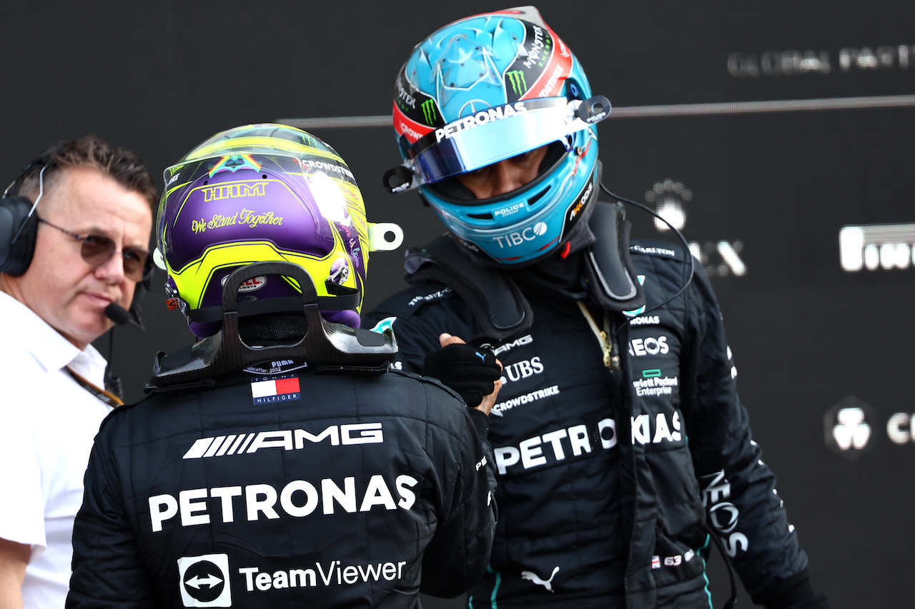 GP CITTA DEL MESSICO, Lewis Hamilton (GBR) Mercedes AMG F1 e George Russell (GBR) Mercedes AMG F1.
29.10.2022. Formula 1 World Championship, Rd 20, Mexican Grand Prix, Mexico City, Mexico, Qualifiche Day.
- www.xpbimages.com, EMail: requests@xpbimages.com © Copyright: Batchelor / XPB Images