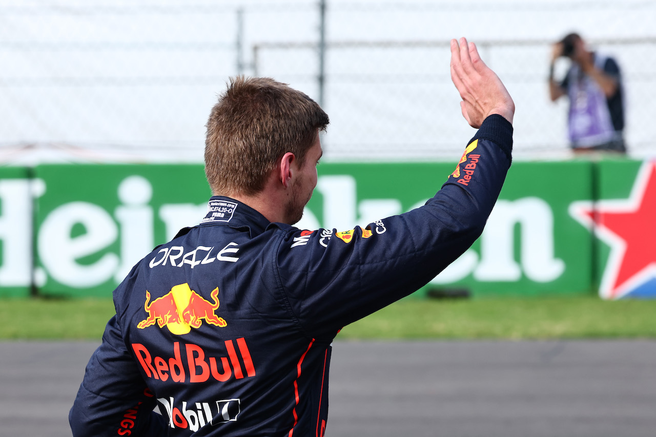 GP CITTA DEL MESSICO, Pole position for Max Verstappen (NLD) Red Bull Racing.
29.10.2022. Formula 1 World Championship, Rd 20, Mexican Grand Prix, Mexico City, Mexico, Qualifiche Day.
- www.xpbimages.com, EMail: requests@xpbimages.com ¬© Copyright: Batchelor / XPB Images