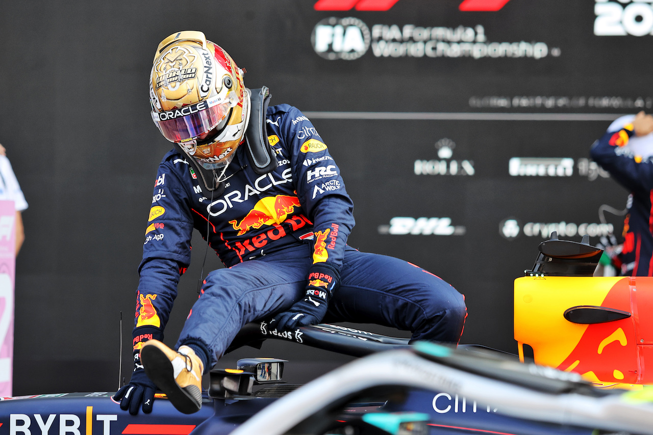 GP CITTA DEL MESSICO, Pole sitter Max Verstappen (NLD) Red Bull Racing RB18 in qualifying parc ferme.
29.10.2022. Formula 1 World Championship, Rd 20, Mexican Grand Prix, Mexico City, Mexico, Qualifiche Day.
- www.xpbimages.com, EMail: requests@xpbimages.com © Copyright: Moy / XPB Images