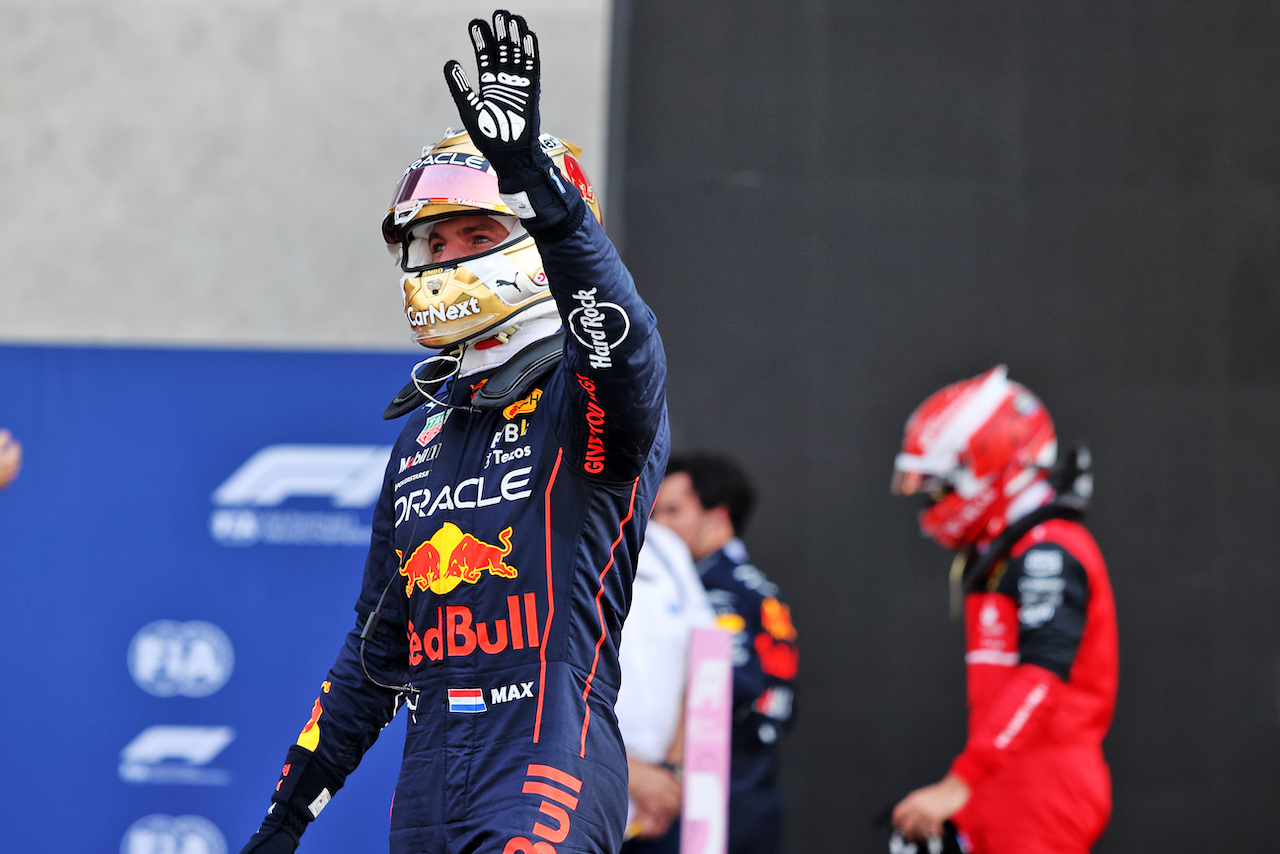GP CITTA DEL MESSICO, Max Verstappen (NLD) Red Bull Racing celebrates his pole position in qualifying parc ferme.
29.10.2022. Formula 1 World Championship, Rd 20, Mexican Grand Prix, Mexico City, Mexico, Qualifiche Day.
- www.xpbimages.com, EMail: requests@xpbimages.com © Copyright: Moy / XPB Images