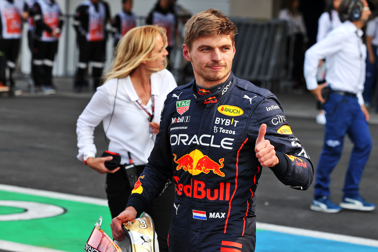 GP CITTA DEL MESSICO, Max Verstappen (NLD) Red Bull Racing celebrates his pole position in qualifying parc ferme.
29.10.2022. Formula 1 World Championship, Rd 20, Mexican Grand Prix, Mexico City, Mexico, Qualifiche Day.
- www.xpbimages.com, EMail: requests@xpbimages.com © Copyright: Moy / XPB Images