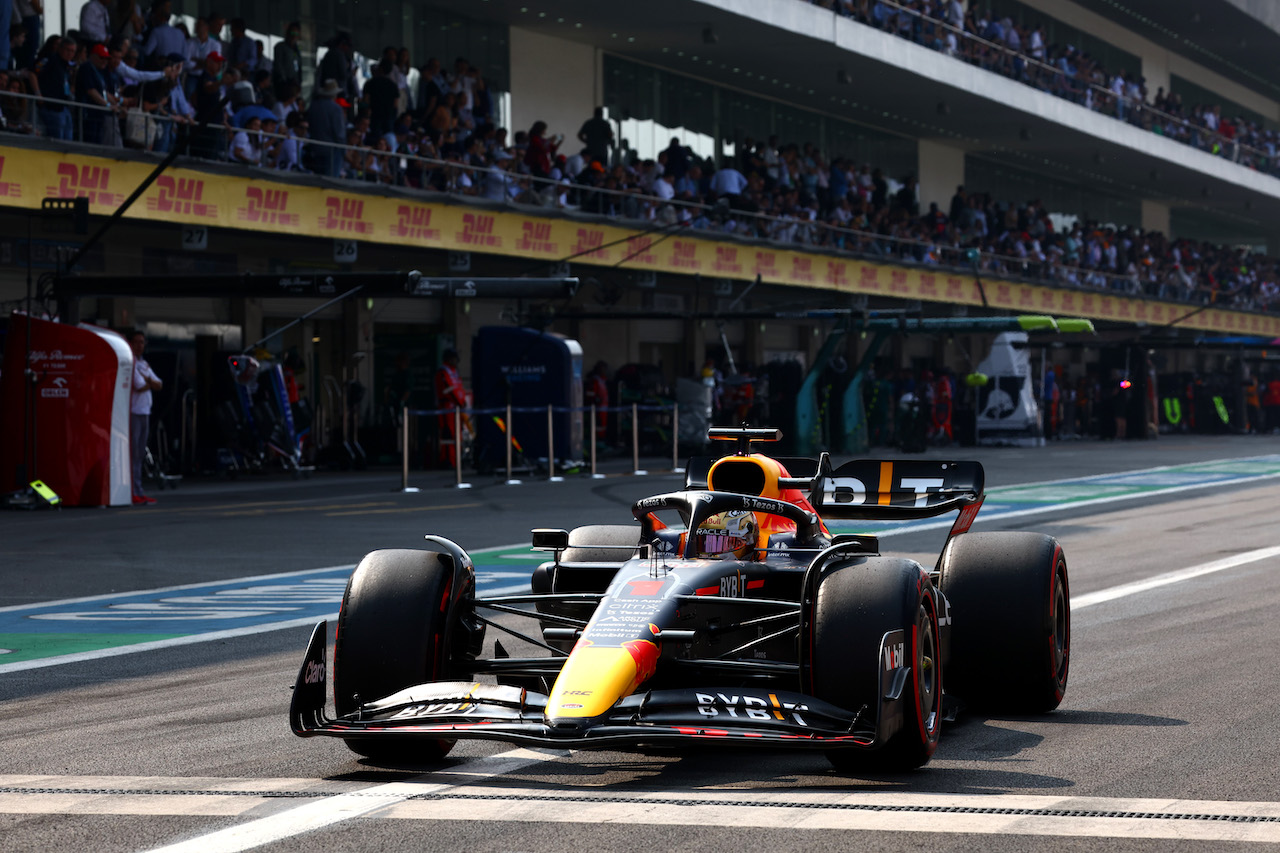 GP CITTA DEL MESSICO, Max Verstappen (NLD) Red Bull Racing RB18.
29.10.2022. Formula 1 World Championship, Rd 20, Mexican Grand Prix, Mexico City, Mexico, Qualifiche Day.
- www.xpbimages.com, EMail: requests@xpbimages.com ¬© Copyright: Batchelor / XPB Images