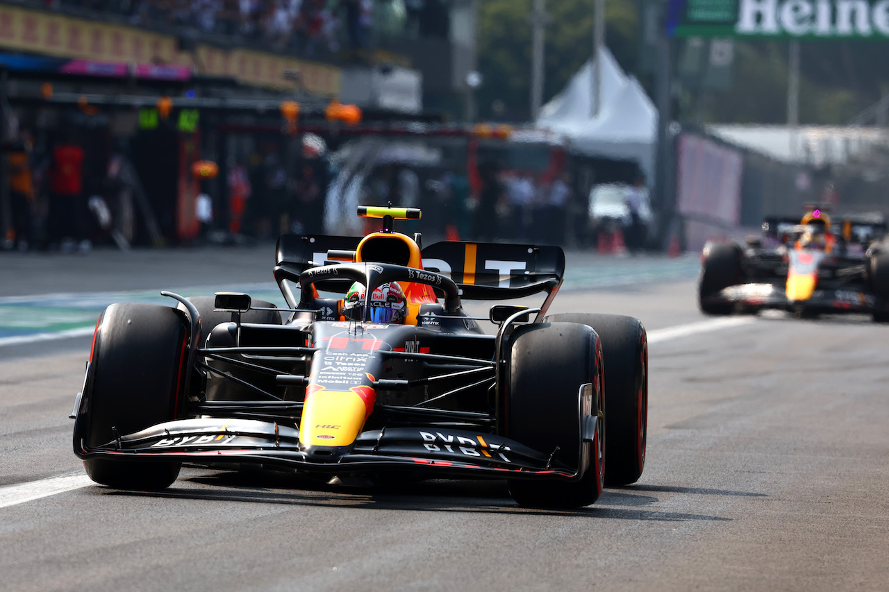 GP CITTA DEL MESSICO, Sergio Perez (MEX) Red Bull Racing RB18.
29.10.2022. Formula 1 World Championship, Rd 20, Mexican Grand Prix, Mexico City, Mexico, Qualifiche Day.
- www.xpbimages.com, EMail: requests@xpbimages.com ¬© Copyright: Batchelor / XPB Images