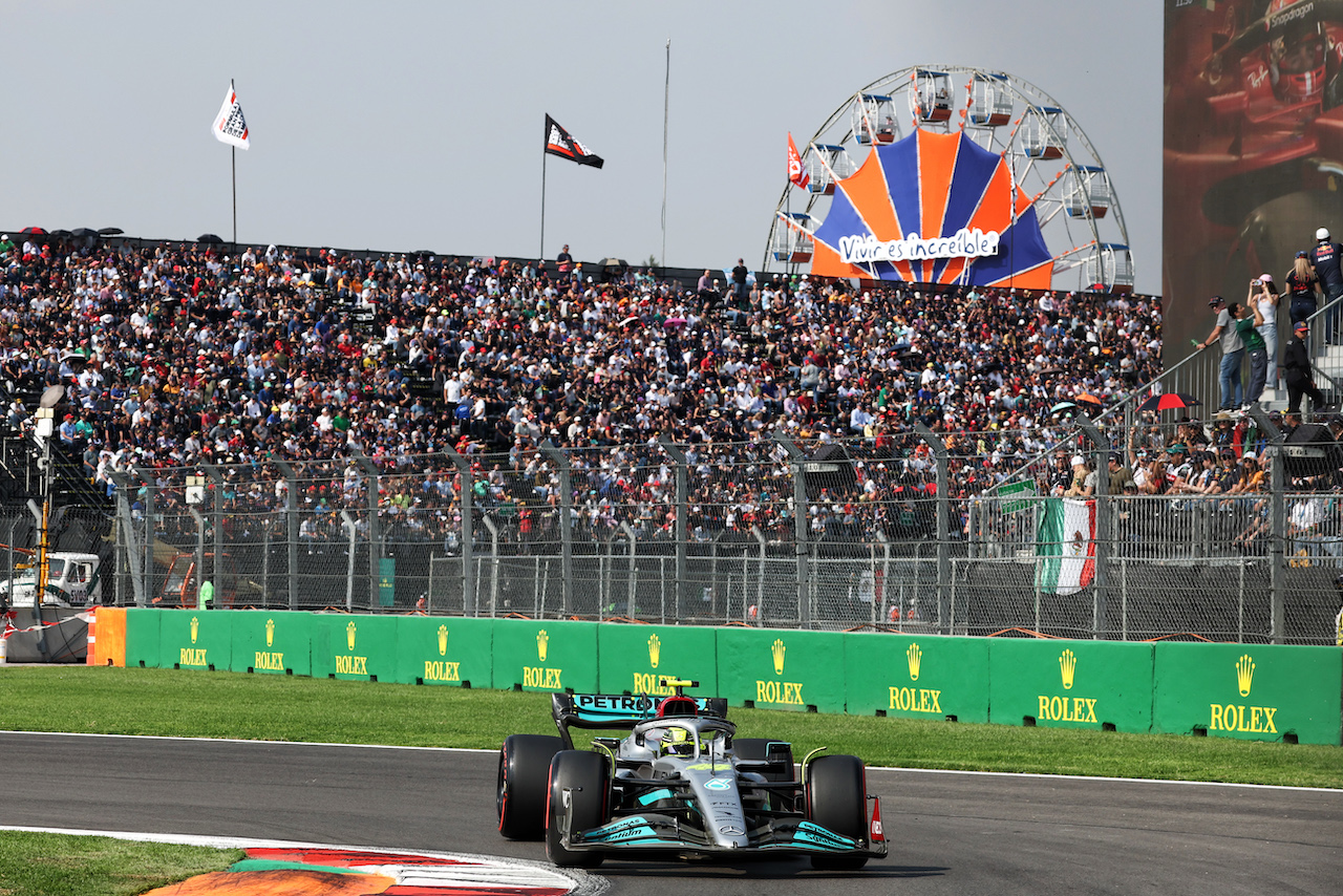 GP CITTA DEL MESSICO, Lewis Hamilton (GBR) Mercedes AMG F1 W13.
29.10.2022. Formula 1 World Championship, Rd 20, Mexican Grand Prix, Mexico City, Mexico, Qualifiche Day.
- www.xpbimages.com, EMail: requests@xpbimages.com © Copyright: Bearne / XPB Images