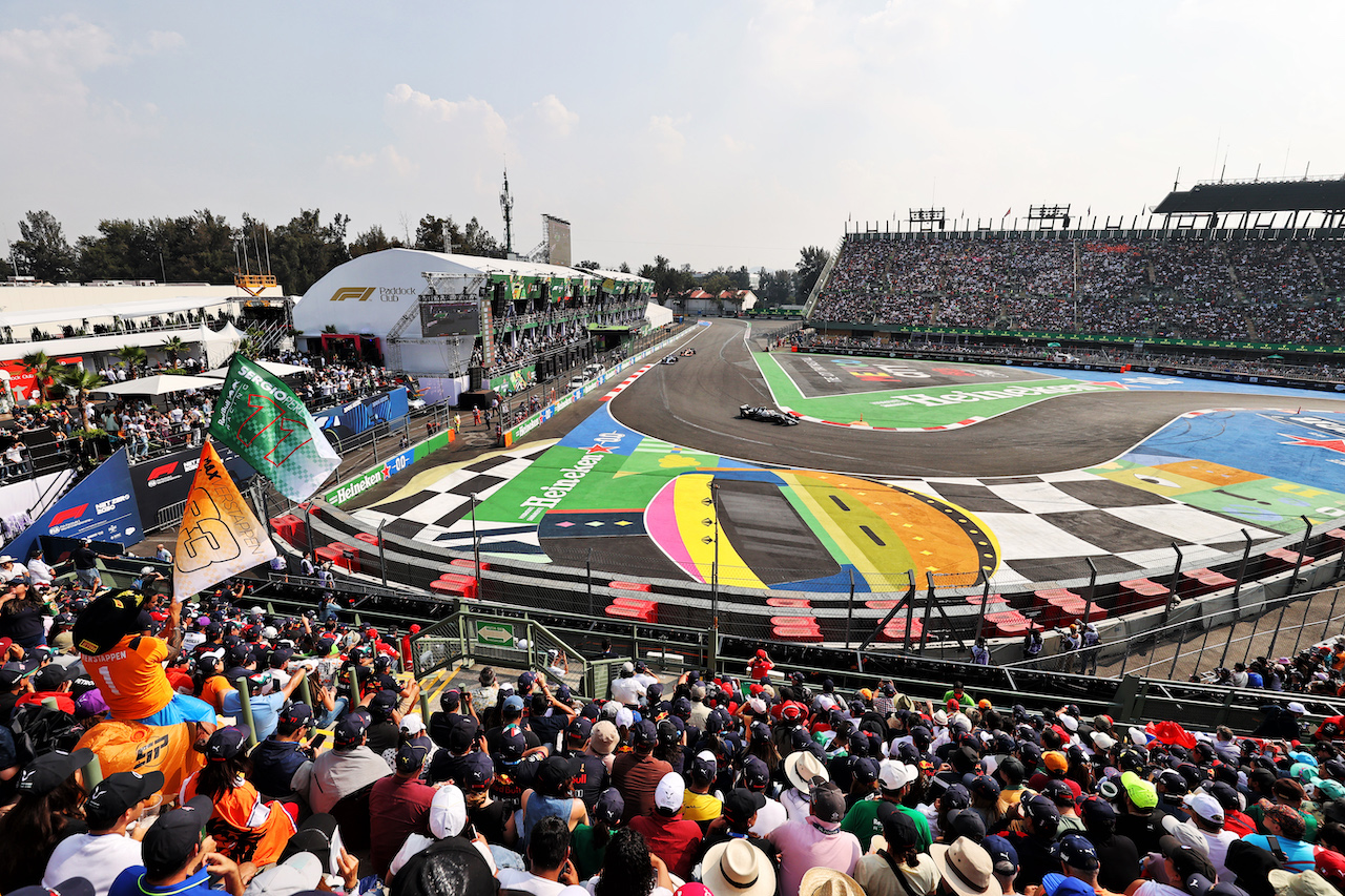 GP CITTA DEL MESSICO, Yuki Tsunoda (JPN) AlphaTauri AT03.
29.10.2022. Formula 1 World Championship, Rd 20, Mexican Grand Prix, Mexico City, Mexico, Qualifiche Day.
- www.xpbimages.com, EMail: requests@xpbimages.com © Copyright: Moy / XPB Images