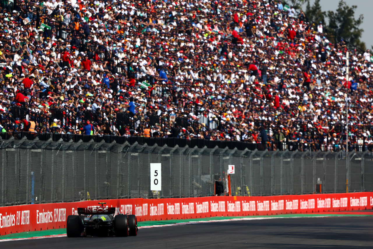 GP CITTA DEL MESSICO, Lewis Hamilton (GBR), Mercedes AMG F1  
29.10.2022. Formula 1 World Championship, Rd 20, Mexican Grand Prix, Mexico City, Mexico, Qualifiche Day.
- www.xpbimages.com, EMail: requests@xpbimages.com ¬© Copyright: Charniaux / XPB Images